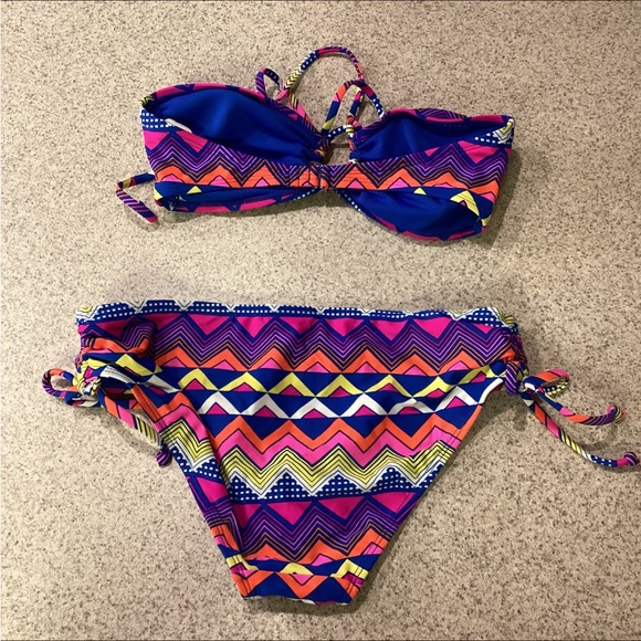 🛍️ 2 for $13🛍️ Old Navy Chevron Triangle Print String Bikini Swimsuit - Picture 9 of 9